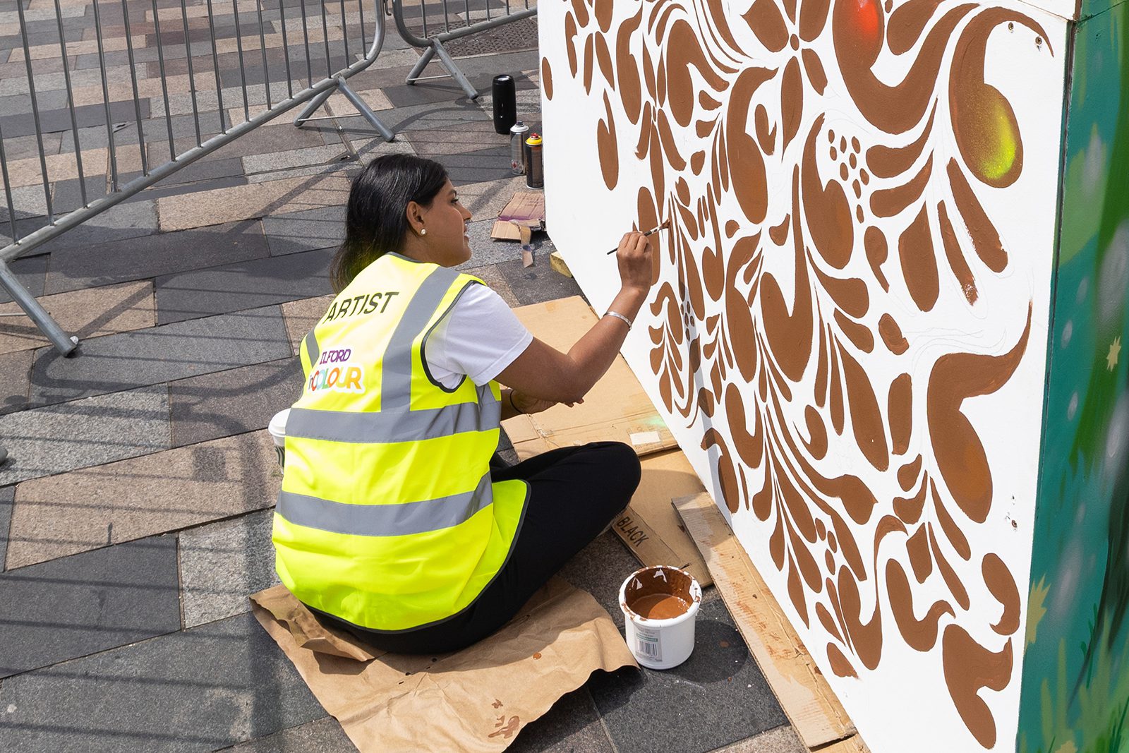 Pavane Beauty's henna mural, a first for Ilford inColour